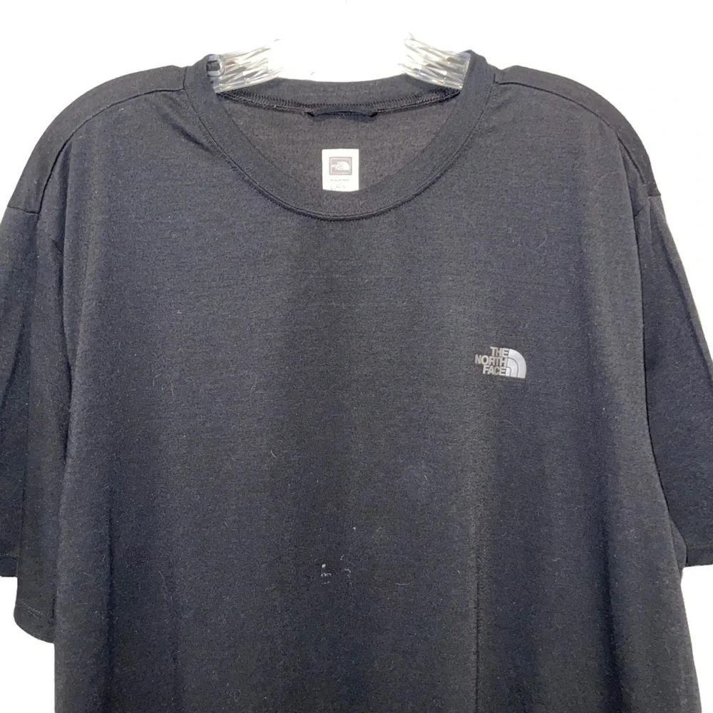 The North Face Man T-shirt Size XL